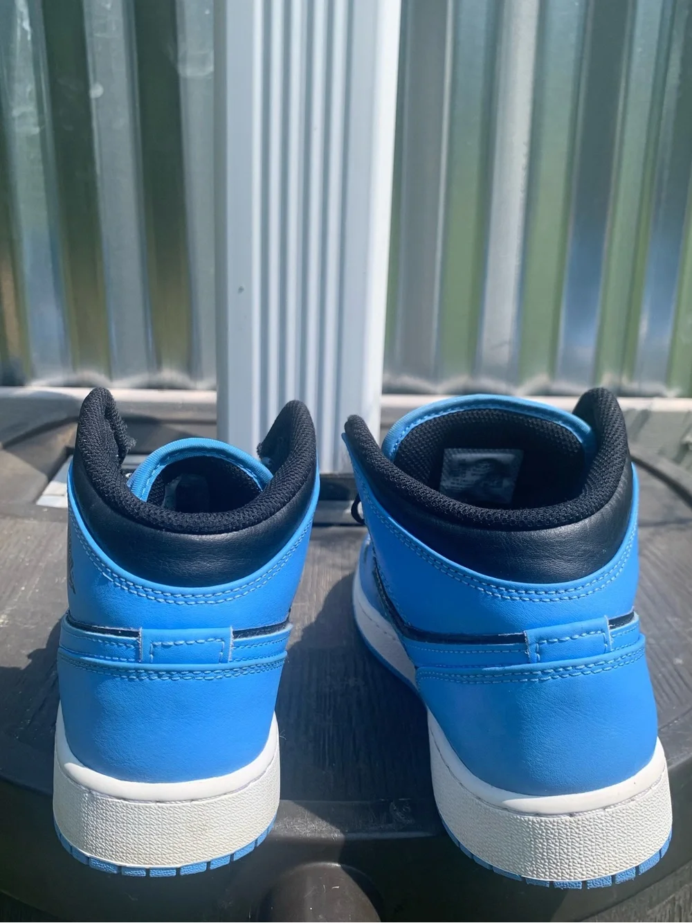 Nike Air Jordan 1 Mid University Blue  Nike DQ8423-401 Size 6Y
